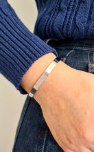 Cargar imagen en el visor de la galería, Brazalete Nombre Personalizable Stamping
