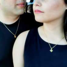 Cargar imagen en el visor de la galería, Set de 2 Collares de Rompecabezas

