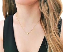 Cargar imagen en el visor de la galería, Collar Corazón mini
