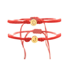 Cargar imagen en el visor de la galería, Set de 2 Pulseras Hilo Rojo con Iniciales
